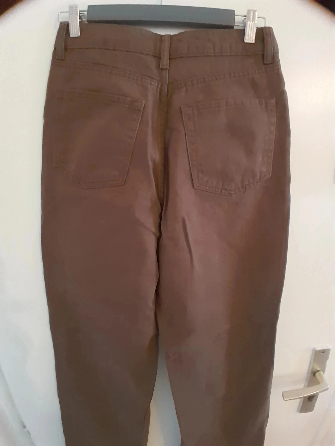 Calça jeans feminina, estilo rasgado Tamanho 38, cor marrom – photo 6